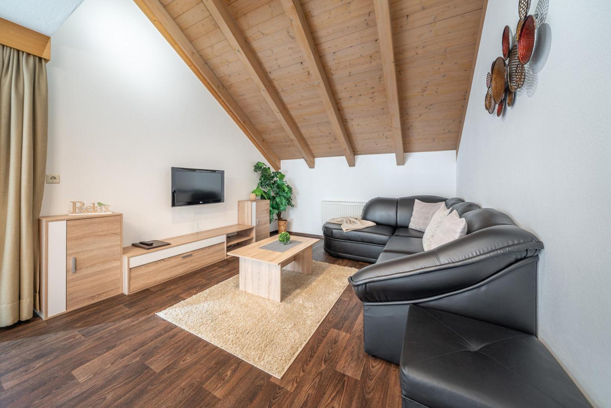 Koell Apartment *
